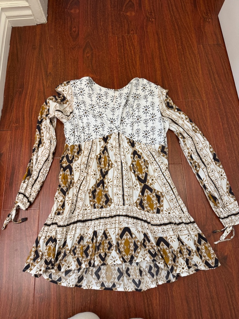 Free People White, Black & Tan Printed Long Sleeve Blouse, Size XS
